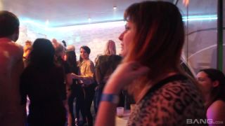 Shaved And Ripped Stripper Gets Head From Tons Of Milfs-2