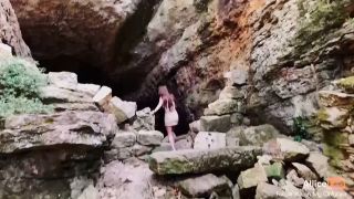 Onlyfans - Jexplore La Nature Avec Vous En Video Et On BAISE En PUBLIC Dans UNE GROTTE ALLICE STORIEs Ep 2 Allice Leo - Oral-0