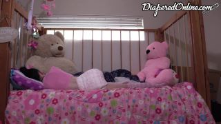 Diaperedonline2Samara Samara Wakes to Use Diaper (1)-0