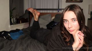 goddessnicci69420021020212236740731 are you looking at my fucking feet foot -0