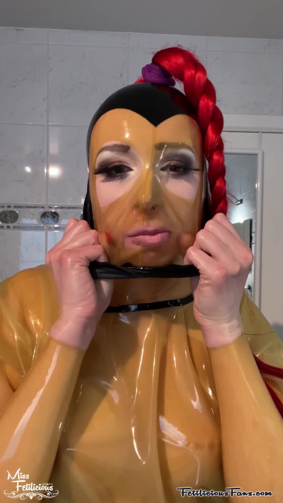 Latex A Day In Transparent Latex Quick View Porn - New Se...