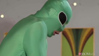 [supermisses.com] Sasha Zima – Mom gets probed on Halloween-9