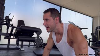 7152 Insane Bubble Butt Girl at the Gym Duncan Saint 1080p-1