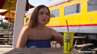 JacquieEtMichelTV presents A Los Angeles avec Virginie, 29ans – 14.03.2018 Milf-1