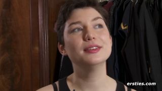 Ersties Birgit Aus Den USA Masturbiert Klitoral.-6
