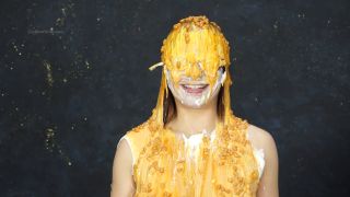 Custom Fetish - Scarlett s First Messy With Julie Close - Fetish-2