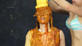 Custom Fetish - Scarlett s First Messy With Julie Close - Fetish-6