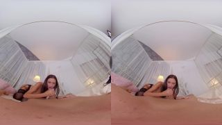UltraHD VR Sex with Mina Moreno: SideBySide Doggystyle Fanta-8