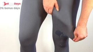 Big dick hands free cumshot in pants-7