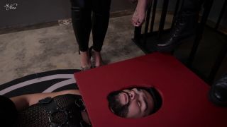 MISTRESS NARA NEVEU: "4 GIRLS FEDS A SLAVE WITH FEET SCRAPS" (1080 HD) (2025)-1