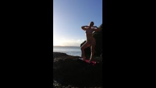 UKCuteGirl () Ukcutegirl - when the tide is in and the sun is out get naked and enjoy excuse no make up 08-12-2017-7