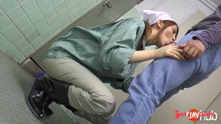 JAVHUB Maki Koizumi sucks a man in the bathroom-4