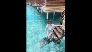 Anri Okita - anriokita real () Anriokitareal - video i able to float in beautiful amazing ocean with two balloons lol 09-10-2019-3