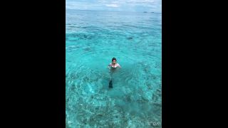 Anri Okita - anriokita real () Anriokitareal - video i able to float in beautiful amazing ocean with two balloons lol 09-10-2019-7