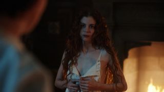 Charlotte Hope – The Spanish Princess s02e02-03 (2020) HD 1080p - (Celebrity porn)-3