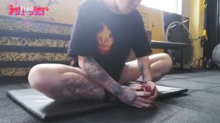 [GetFreeDays.com] alternative girl stretching at the gym Sex Clip December 2022-3