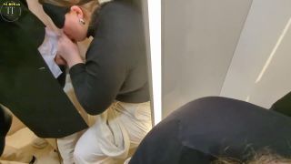 [K2S.CLUB] TheTemptingTwosome - Fast von Mitarbeiter erwischt - Riskanter Blowjob in der Umkl... - FullHD 1080P-1