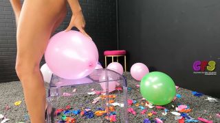 Custom Fetish - Dazz Sit Pops Balloons Nude Cam 3 - Fetish-4