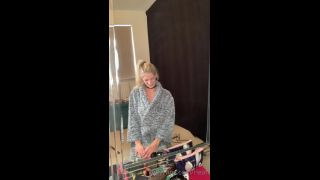 Rebecca Leah - rleah () Rleah - getting ready for the day xx smoking topless dancing hair styl 15-07-2020-0