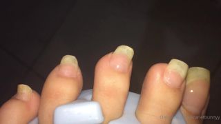 ScarletBunny () Scarletbunnyy - clear polish base so my toenails wont get stained by the dark polish 10-10-2020-5