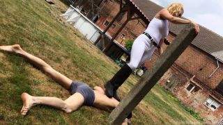 Suzanna Maxwell - Trampling And Jumping-8