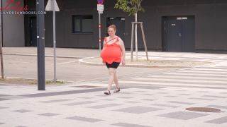 Lilydreamboobs – Red Shirt No Bra In Public 4K amateur -2