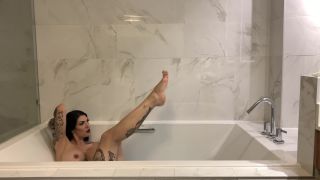 adult xxx video 44 damazonia 27-11-2019 Massage my feet while I m enjoying my bath like a Queen on femdom porn redtube femdom-0