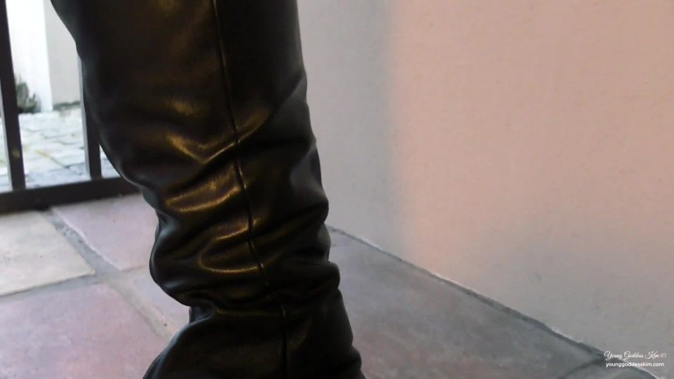 free video 28 Young Goddess Kim - A D0GS Treat.Mp4 on smoking quicksand fetish