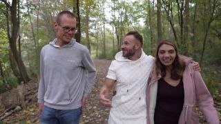 [K2S.CLUB] Mila-Hase - Freundschaftsdienst bei xxl Monsters Schwanz - Die beiden bekommen was... - FullHD 1080P-2