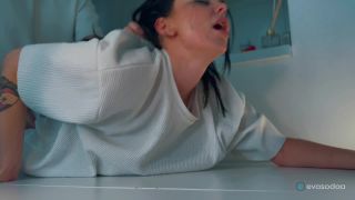 Eva Soda Spying On Sexy Stepsister In The Kitchen (Euro sex)-8