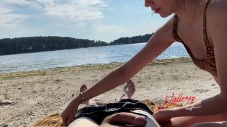 Vallery RaySwindle A Stranger On The Beach For Blowjob - 2160p-3