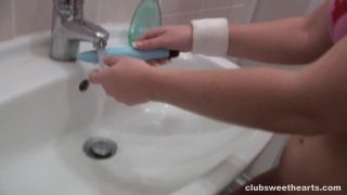 online video 24 Lisa plays with herself in the bathroom on solo female fetish examples-0