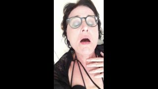 [K2S.CLUB] JulieEroticDress - MILF spielt im freien mit lovense und squirtet viel - HD 720P-9