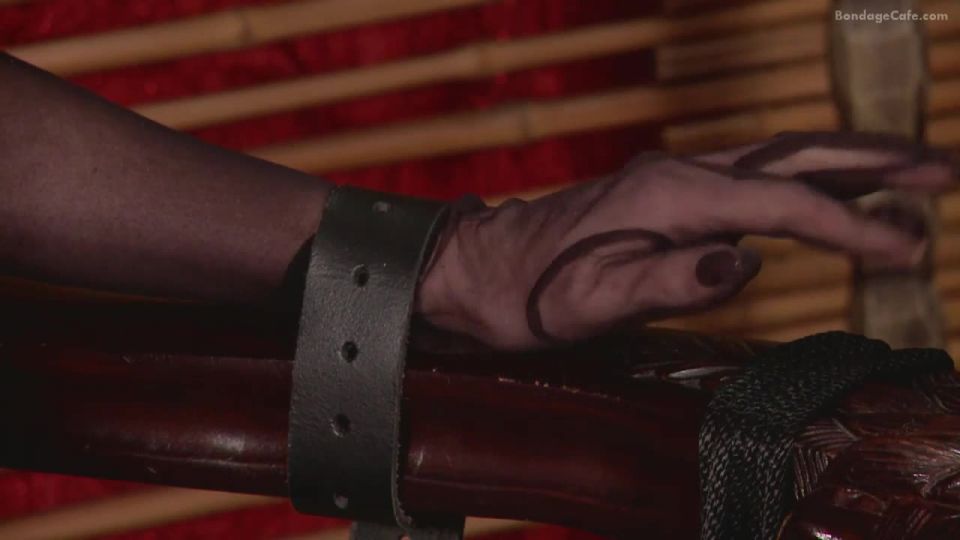 Wmbcv3wmbcv-1166 - Kendra James - Perils of Nylonika - Throne Vibe