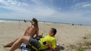 G08441 Real Amateur Public Handjob Risky On The Beach People Walking ...-1