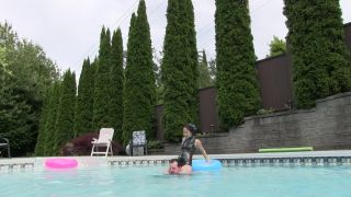 free online video 37 rubber boots fetish ClubStiletto – Riding Women – Miss XI – Scissored Pool Pony, kinky fetish on femdom porn-4