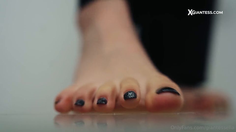 Xgiantess - Story Youre home alone with your stepsister You shrunk do 1 d11a (Fetish porn)