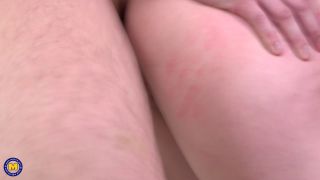 Video Lindsey 45,Mick Larsen 26 : MILF Psychiatrist Lindsey Treats ...-8
