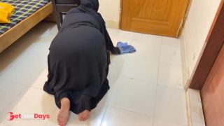 [GetFreeDays.com] Big Ass Curvy Muslim Hot Stepmom Stuck under Chair Then She want Anal fuck from me Porn Video June 2023-5