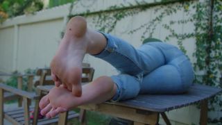Toes – Claire’s Pink Soles & Your Face | toes | femdom porn livia fetish-4