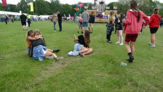 two_friends_drunk_festival-1