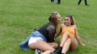 two_friends_drunk_festival-6