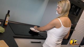 Katerina Hartlova Katerina-Hartlova 19 07 22 Scrambled Eggs I Do Morning At My Home For You 1080p-2