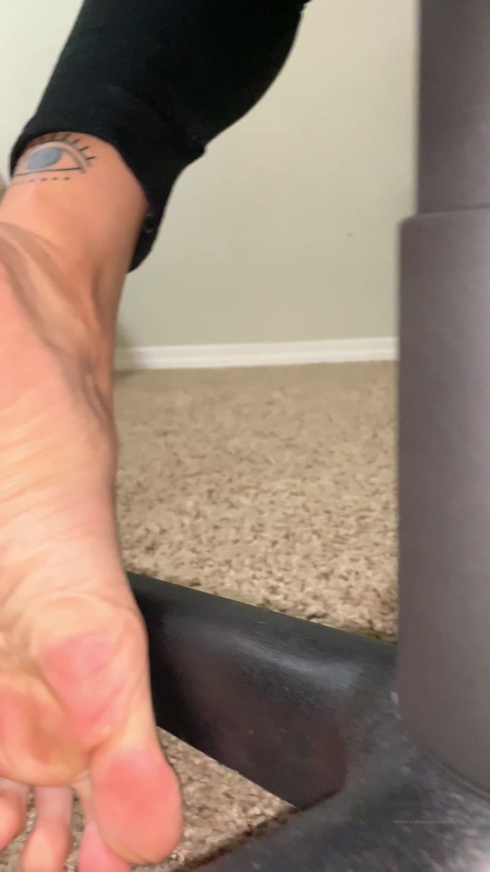 Solepurposetexasofficial - tickle under chair 13-02-2020