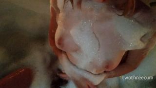 Amateur Couple Have Romantic Sex In Bathroom With Candles 1080p-3