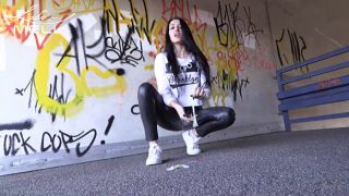 Lady Meli – Cum Eating Instruction Heute Treffen Wir Beide Uns Hier.-5