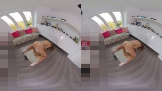 Mirrored VR Orgasm: Ukrainian Teen Stella's Hot Solo Show-9