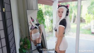 Alice Bong - Friends Who Cosplay Together Fuck Together - FullHD 1080-1