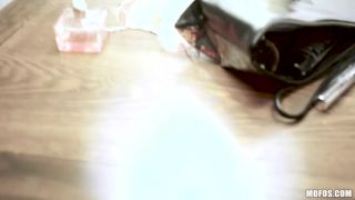 Stepmom's Sloppy Blowjob (Blowjob porn) Mandy Flores-9