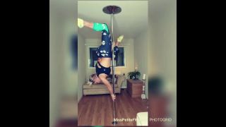 LouLou Petite Louloupetite - pole dancing video splits 23-03-2018-4